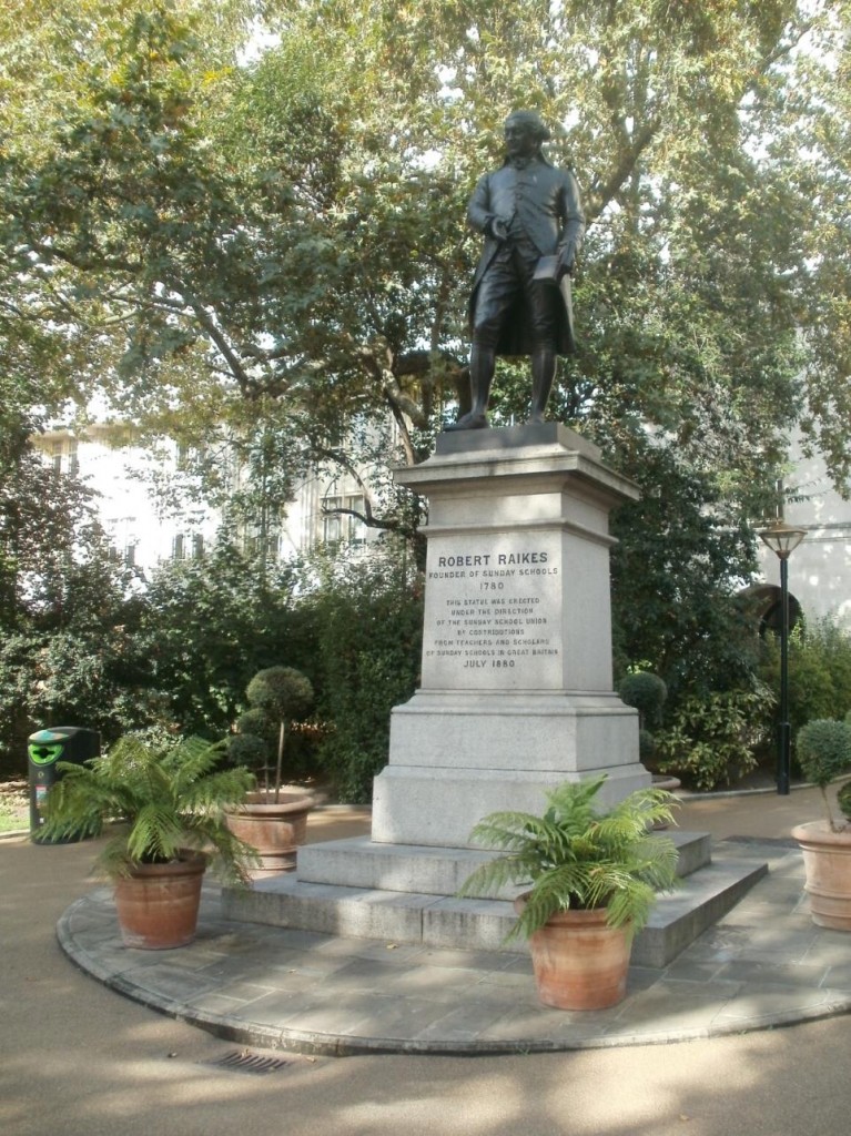 Statue of Robert Raikes - Victoria Embankment, London